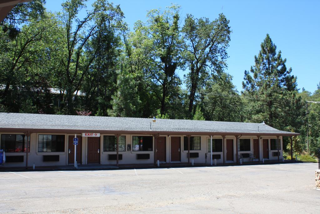 Mother Lode Motel เพลเซอร์วิลล์ ภายนอก รูปภาพ